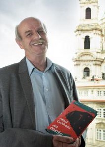 autor Miloš Cajthaml s knihou Na odstřel